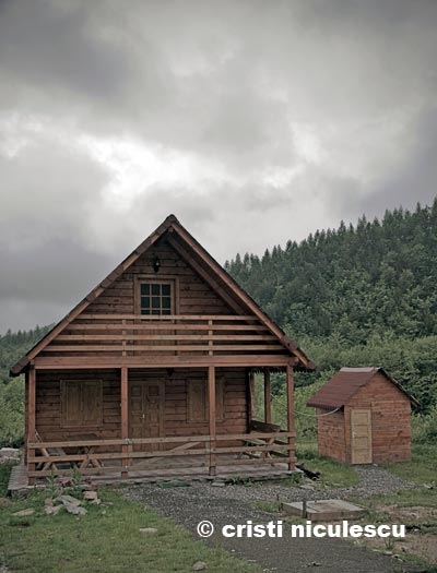 casuta-cu-cotet